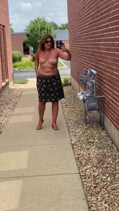 Would you turn me against the left wall or the right one?