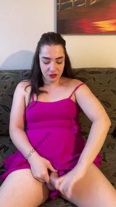 So easy to let it out for you to suck 🤤🤤