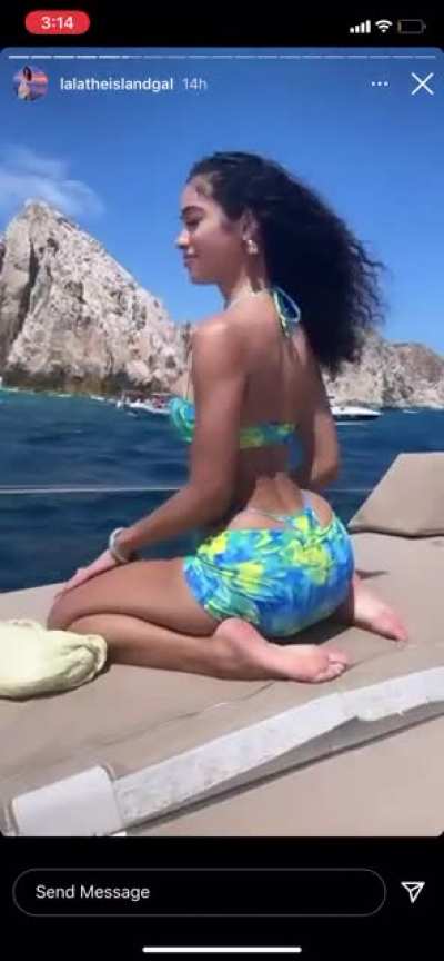 IG model Lala Baptise Bare soles on boat !! 🤤🤤🤤🤤💦<wbr>💦💦