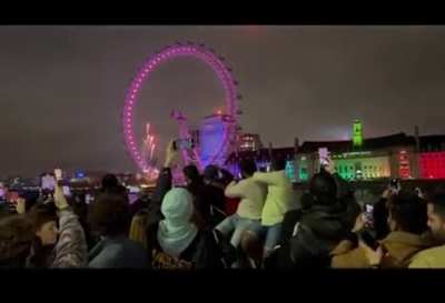 Londoners finding out there’s no NYE fireworks show, despite being told months ahead by media there won't be one due to COVID.