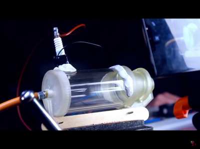 Oxygen goes boom
