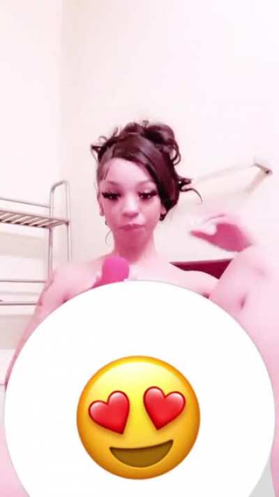 Video from her twitter 🔥🔥🔥sh<wbr>e said the full video on her onlyfans…