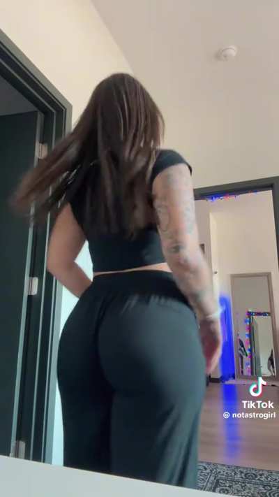 @notastrogirl