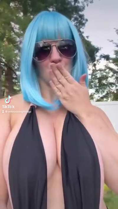 Giant tits - Wifey<wbr>doing<wbr>thing<wbr>z (Tastietreetz on OF)