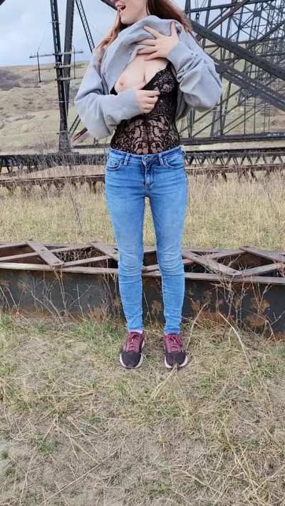 I'm so excited for summer! love it outdoors! 25 (f)