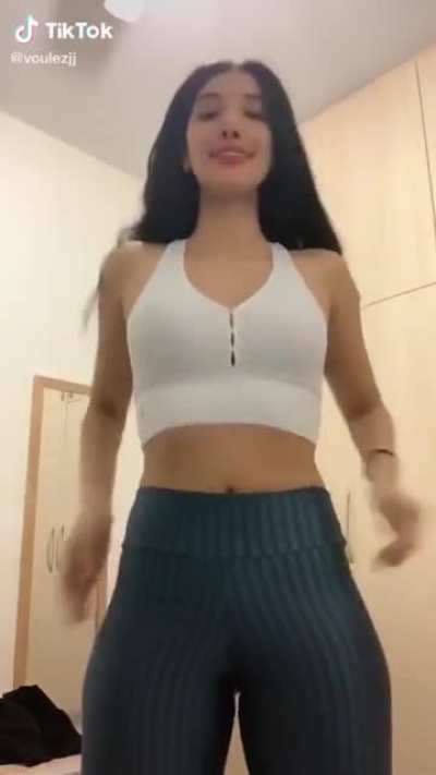 VoulezJ's bootyful New Years' greeting 🍑 (taken down within 24 hours!), plus 6 minutes of her bikini/lingerie-clad self dancing & jiggling from 2021 and prior (from her previously banned TikTok account).