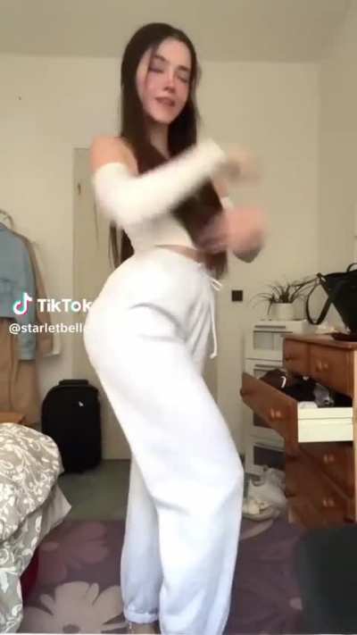 @starletbella_ (oc)