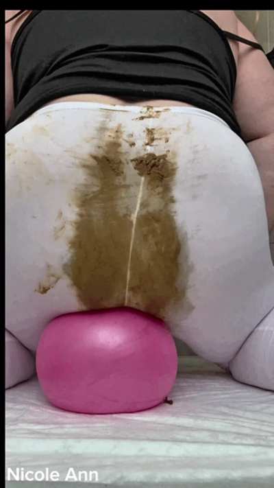 Clean my fat ass, baby!