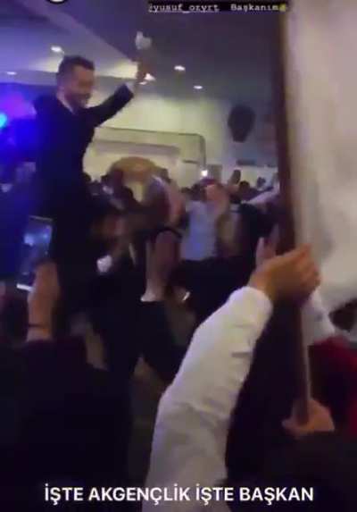 Akgençlik gümbür gümbür