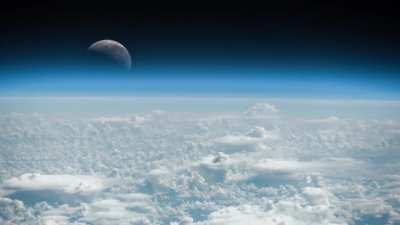 Orbital moonset recorded on the ISS