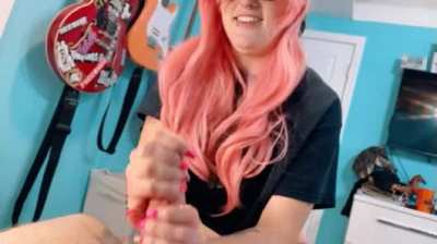 Love that sticky cum all over my hands