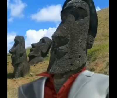 🗿