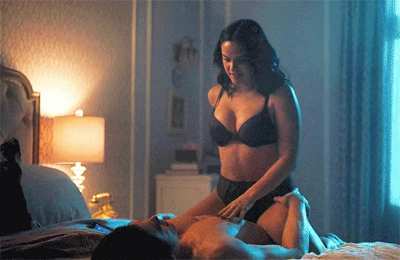 Camila Mendes
