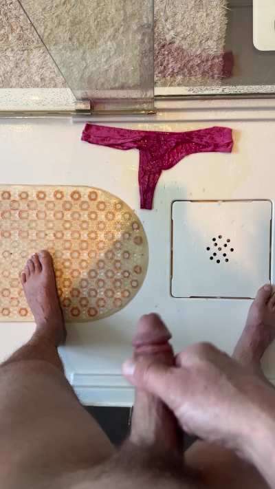 Peeing on her dirty panties