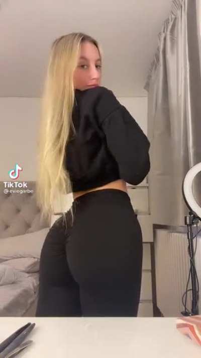 🖤