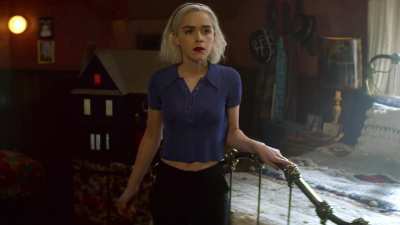 Love how tiny Kiernan Shipka looks here