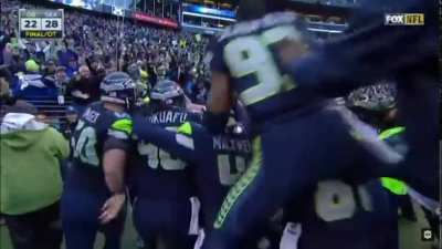 [Highlight] 2014 NFCCG: Russell Wilson throws the game-winning TD in OT to send the Seahawks to SB 49