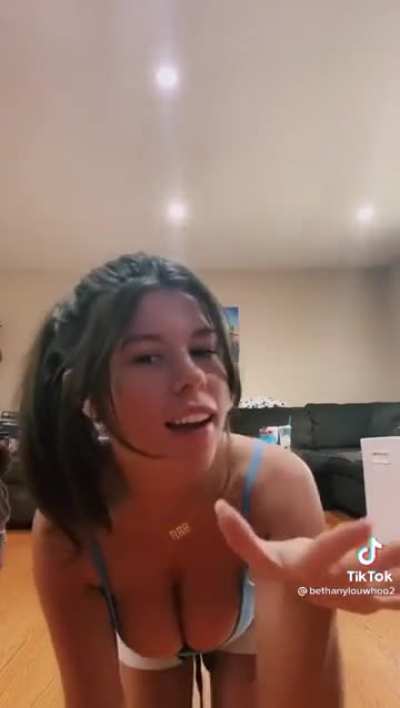 @bethanylouwhoo2