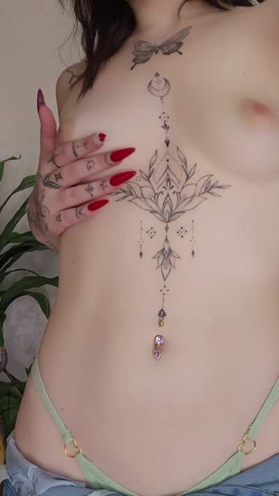 petite + tattoos = your type 
