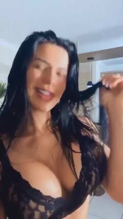 😘
