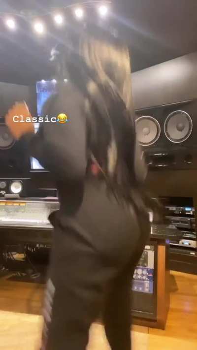 Jt twerking