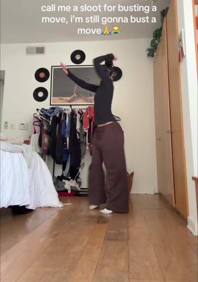 Floor Dance - TikTok October 2025