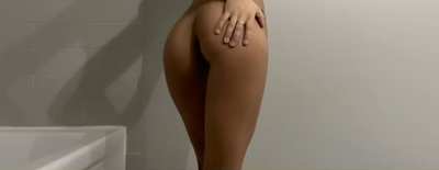 😛 mmm lillll booooty