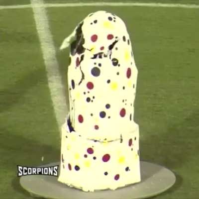 The cringey/perfect reveal of the now defunct San Antonio Scorpions mascot