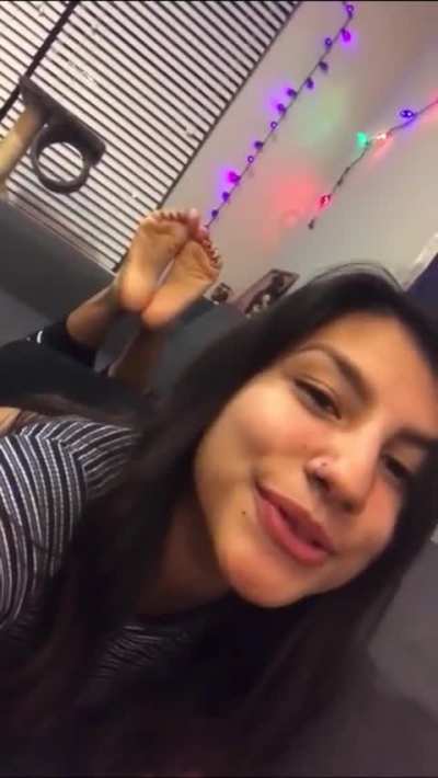 Latina joi feet