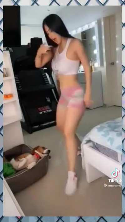 😈