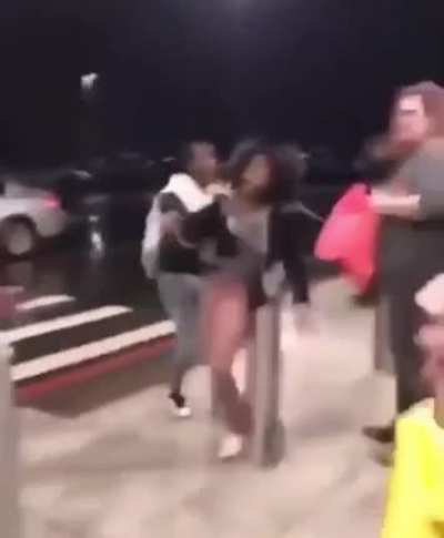Girl tried to play the ‘I’m a woman so you can’t hit me but I can hit you’ card and lost..