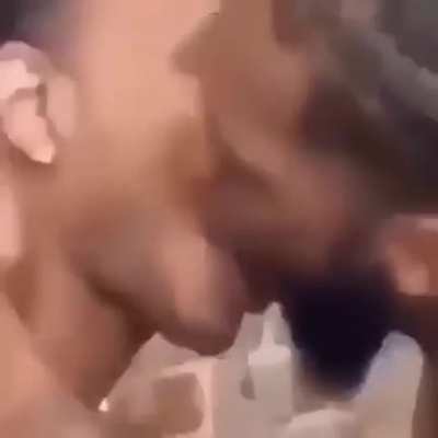 🥴