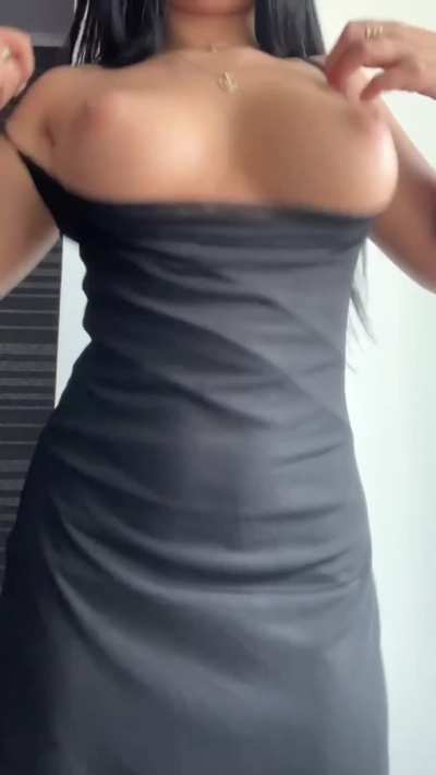 Bouncy boob not turning guys on anymore or they just donât like mine ? (OC)