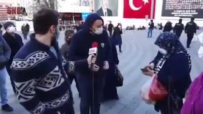 Dayı tayyipe tapan teyzeyi yatırıp sikiyor oynat bakalım