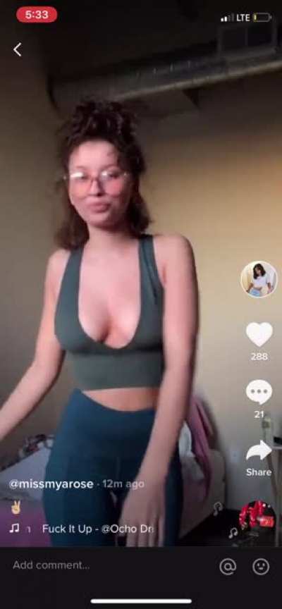 19. Didn’t know she had it like that. missmyarose