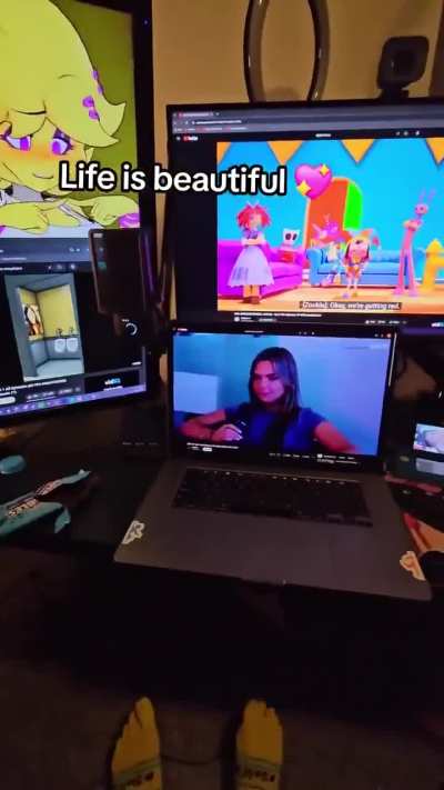 😘