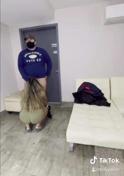 Join my Onlyfans ($6.99) to purchase my 23 minute video me me seducing and fucking the DoorDash delivery driver! Long amazing video definitely worth it, plus you’ll get 6 free short videos for FREE when you join. Link in comments and on top of my page