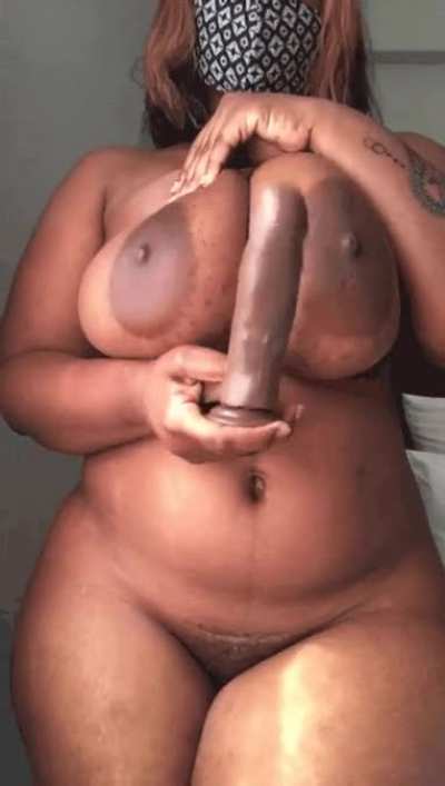 Wish someone would cum on my tits rn