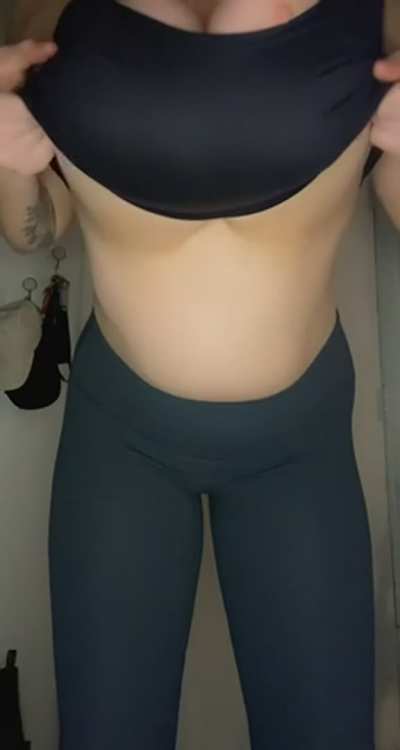 Would you fuck a 5’10 girl with big boobs? [drop]