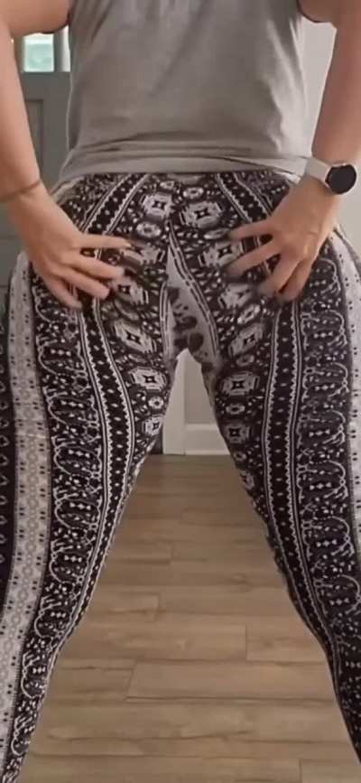 Milf Jiggly Bum