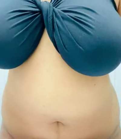 Had to (reveal) my titties today!