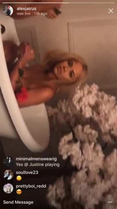 🎥