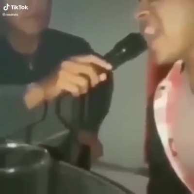 JAJAJ pobre vato