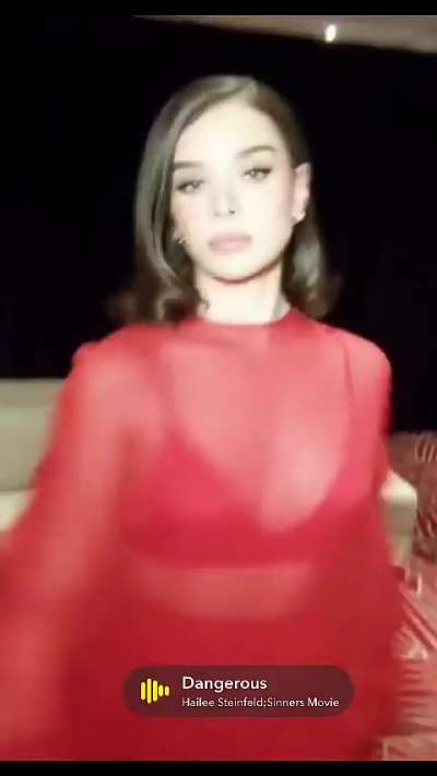 Hailee Steinfeld