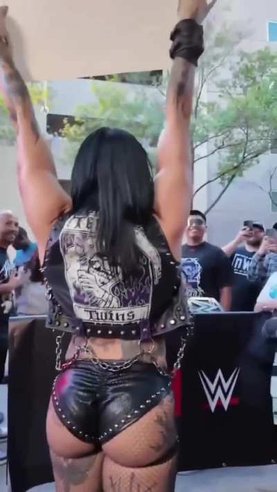 Rhea 😈