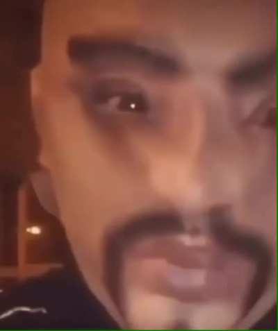 👽
