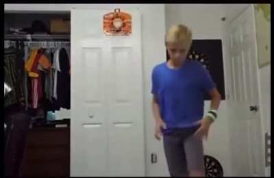 He can dunk :)