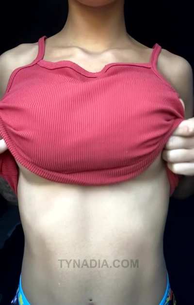Letting my pretty titties out 😘