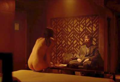 Finally we can see Alexandra Daddarios nude ass and tits in a movie again!