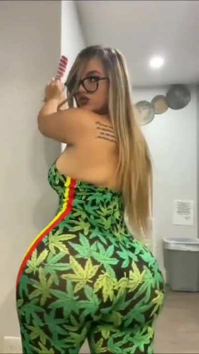 Thick mami